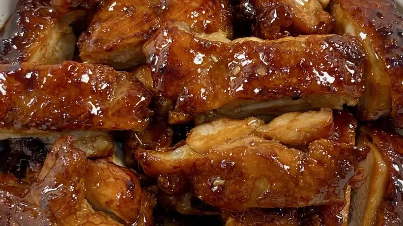 亲手烤出爆汁蜜汁鸡腿，甜香裹着软嫩，一口咬开全是治愈暖意
