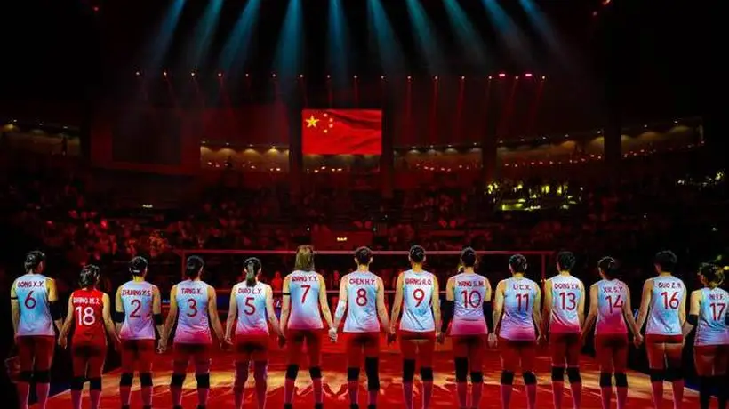 8月5日中国女排亚运会参赛名单公布，19人阵容涵盖主攻副攻多位置，吴梦洁回归领衔多元竞技体验