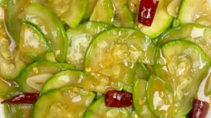 夏天厨房的快手醋溜瓠瓜 急火快炒锁脆嫩 快来解锁餐桌清爽开胃小窍门