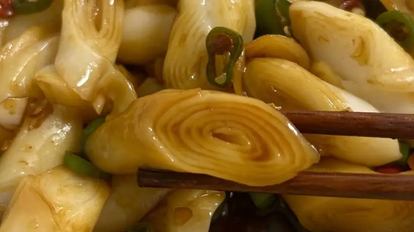 十几分钟做出大排档风味 辣椒酱拌肠粉的多元趣味参与体验