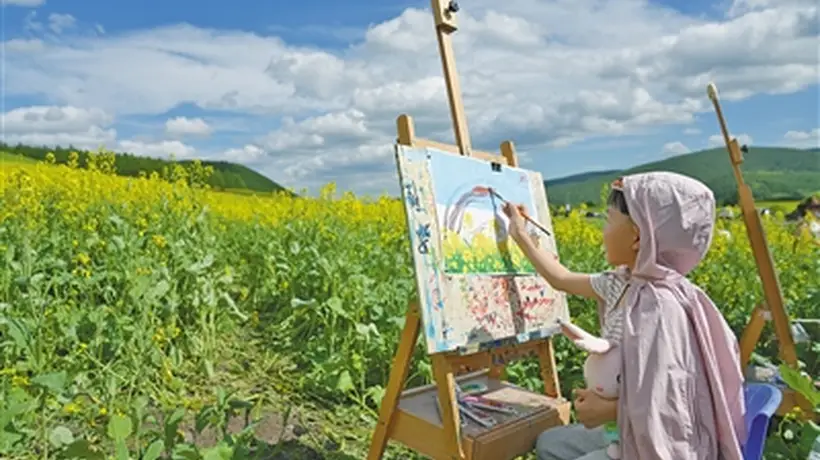 兴安盟阿尔山夏日花海启多元文旅活动 游客沉浸式体验清凉赏花乐趣
