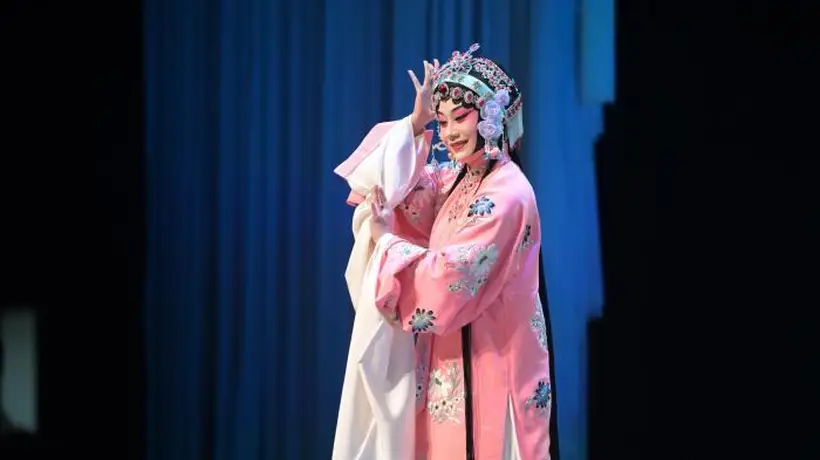 8月4日呼和浩特京剧《汉明妃》开演 尚派演绎昭君佳话引观众沉浸式体验