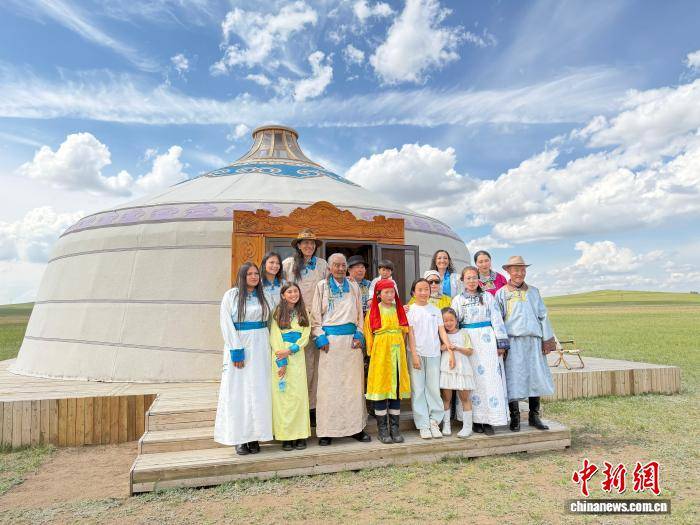 一个美国牧民家庭的中国文化行：因一个女孩而来，带走一片草原