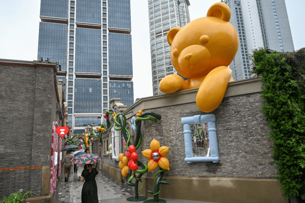 上海百年张园东区首开区揭幕，多幢历史建筑被重塑为潮流体验地
