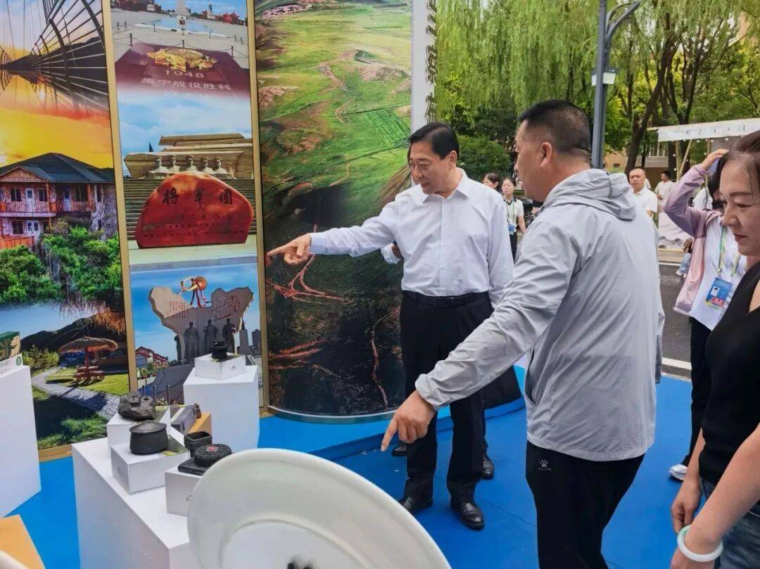 我市组团参加自治区旅游发展大会