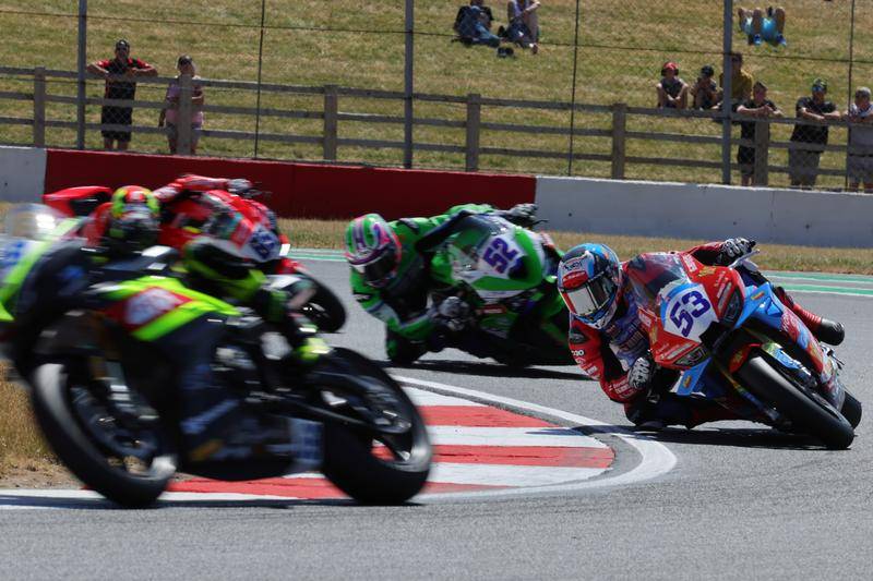 WSBK多宁顿公园站次回合张雪机车第十 德比斯车手榜第二