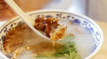 厦门特色小吃面线糊,爽滑清甜,汤鲜味美