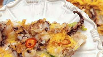 海鲜葱饼：外酥内软，葱香混着海味越吃越香