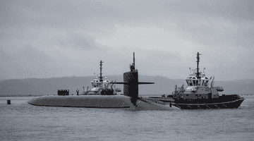 美军基地发生惨剧，最强核潜艇柴油机突然排出毒气，64名官兵瞬间倒地