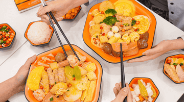 蹲张亮麻辣烫深夜店 一口热汤裹着下班路上的烟火热闹