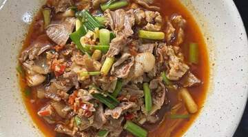 来萍乡打卡多元美食体验 亲尝小炒肉配饭连炫三碗的烟火滋味