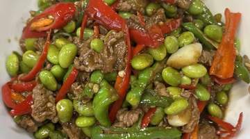 亲手解锁香辣牛肉炒毛豆的家常吃法 嫩牛肉吸满鲜辣汁毛豆 全家都爱吃的下饭硬菜
