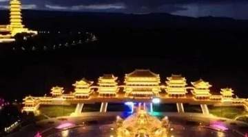 繁峙憨山文化旅游景区线下演出线上同步 夜间活动吸引游客观众双向参与