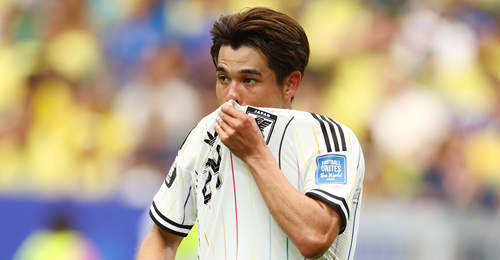 从丑闻边缘到险成日本救星 佐野海舟证明自己不可或缺