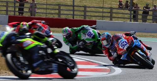 WSBK多宁顿公园站次回合张雪机车第十 德比斯车手榜第二