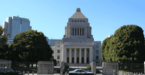 高市早苗执政后,日本新版防卫白皮书删改涉台28字表述 多元解读引公众热议
