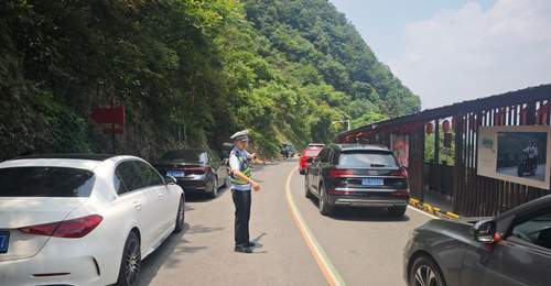 安徽泾县多措并举迎战暑期旅游高峰 全力护航游客安全出行