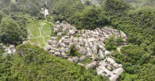 航拍贵州镇宁高荡村 千年古寨韵味浓