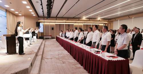 上海国盛集团举办“初心·华章”文艺党课