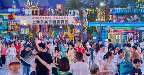 上海乐高乐园开园一周年,给金山带来了什么?