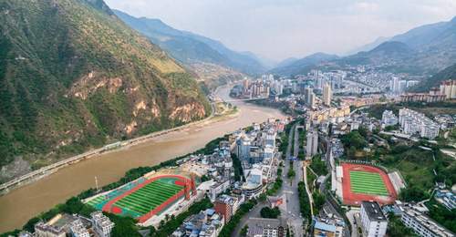 怒江傈僳族自治州旅行攻略·怒江大峡谷的溜索与怒族村寨