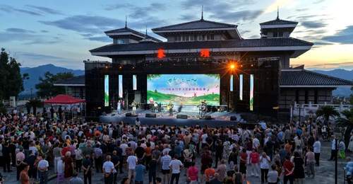 黔北夏夜燃情绽放 习水赤水联合文艺展演邀观众共赴多元文化盛宴