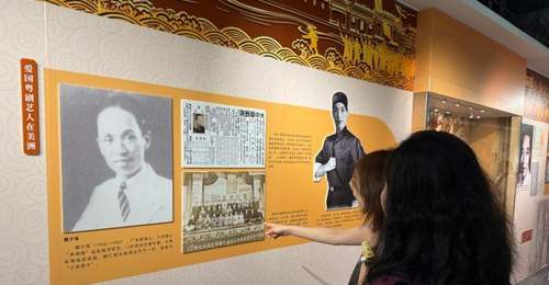 广州这场新展好热闹!海外粤剧戏桥实物扎堆亮相,还能看到粤剧动画戛纳亮相、说唱走红这些跨界玩法,逛展观众直呼太涨见识