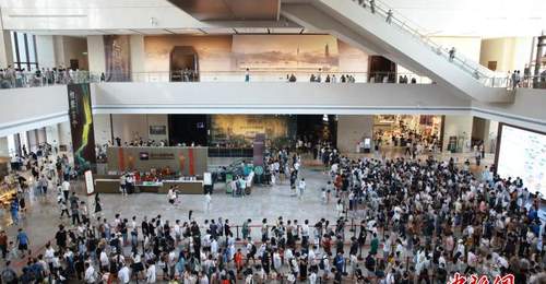 杭州圆明园兽首特展引万人排队 观众盼国宝早归共赴文化之约