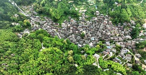 侗族占里侗寨：千年萨坛盟誓中守着山林共生的活态智慧