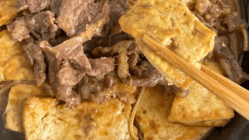 沙茶牛肉豆腐煲：鲜香暖胃的家常味道