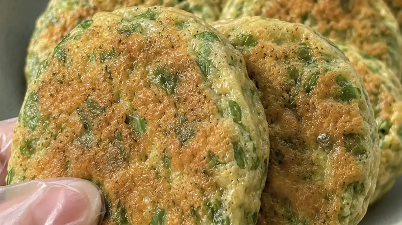 揪出厨房烟火气!跟着三步做好吃又家常的韭菜鸡蛋饼