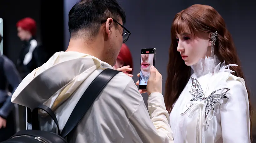 “最像人”的机器人来了,顶配售价99万