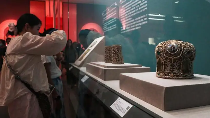 俄罗斯皇室珍宝展亮相武汉,129件克里姆林宫瑰宝引关注