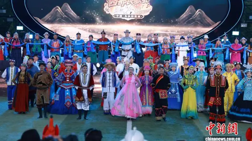 32省区市歌手齐聚乌拉特前旗西部民歌会 各族观众沉浸式参与多元活动共筑同心梦