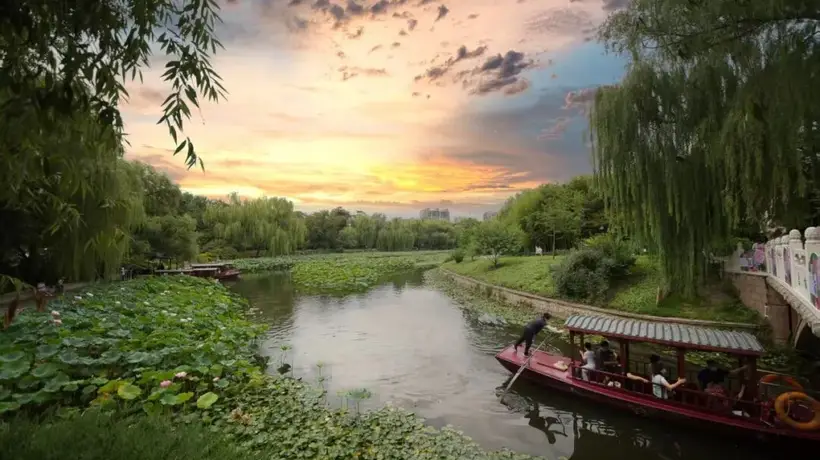 这个夏天来北京市属公园！傍晚登船赏霞，还有夜探活动、清凉补给陪你嗨玩
