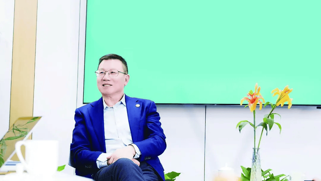 上海应用技术大学校长：同一把尺子，量不出应用型大学的答案