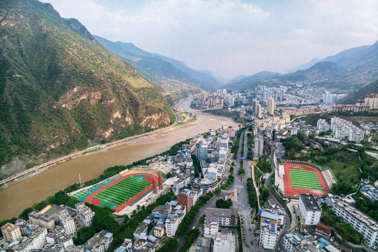 怒江傈僳族自治州旅行攻略·怒江大峡谷的溜索与怒族村寨
