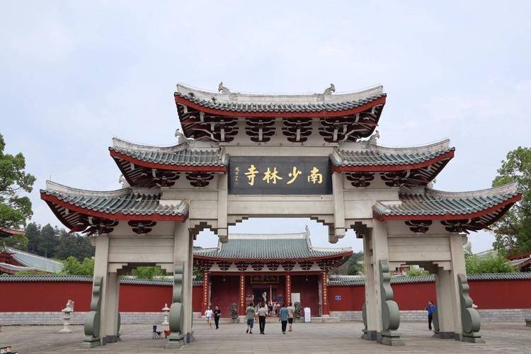 全国各大寺院陷入倒闭潮，并非缺顾客，而是自己把自己搞垮了