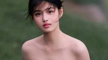 《雀骨》艾米灵动表演太惊艳!她写真身材曼妙性感撩人