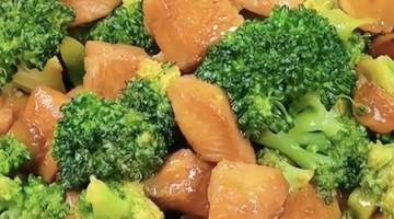 西兰花鸡胸肉:低脂高蛋白家常菜!