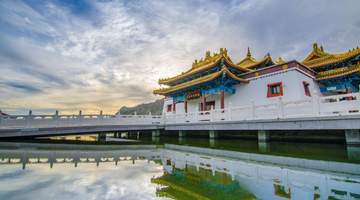 来呼和浩特蜜月旅行?参与定制游,专属烛光晚餐跟拍都能安排