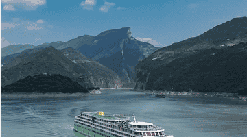 逛三峡游轮选靠谱旅行社？多元活动+贴心服务，让你的旅途省心又尽兴