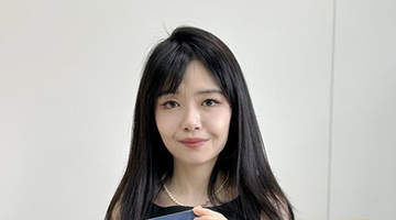 方文山倾情推荐 青年作家毛艺舟新作《在成都的云雾里》出版