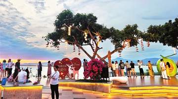三亚：夏日文旅热度攀升 景区美景引客来