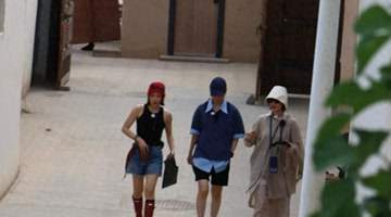 新疆偶遇李宇春辛芷蕾高叶,倪妮现身户外节目路透曝光