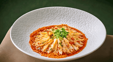 参与多元鲍鱼菜品制作体验 感受捞汁与蒸制带来的鲜香味