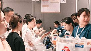 长沙金粒门四店同开逛吃攻略 新鲜零食排队现场太热闹