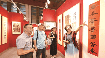 在家门口逛多元艺术展!第三届包头艺博会启幕 市民沉浸式感受文化碰撞魅力