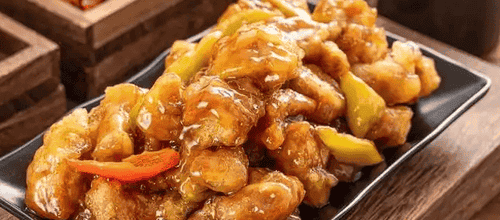 来围观东北菜馆人气王肉段烧茄子的家常做法，跟着步骤做出外酥里嫩的地道味道