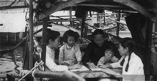 老照片:建国前广州的“疍民”,1954年周总理一句话改变了命运